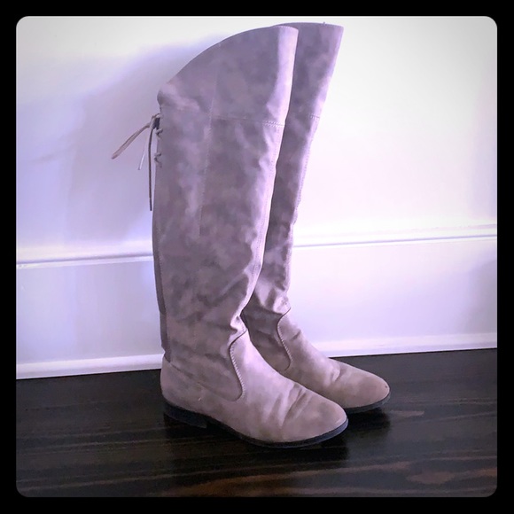 ⚠️SOLD⚠️ Knee Hight Boots with Plaid - Picture 1 of 7